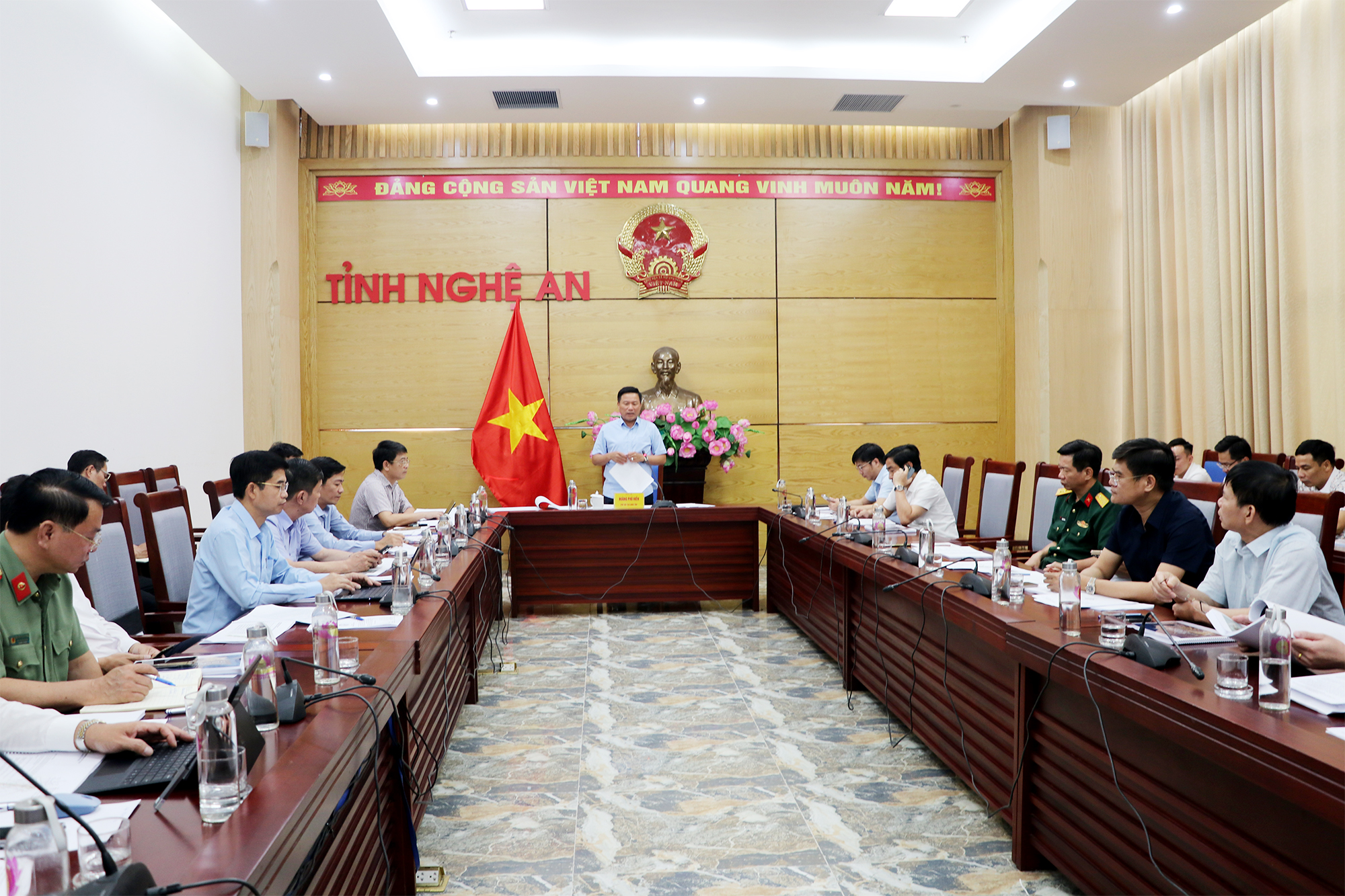 Anh-tin-bai